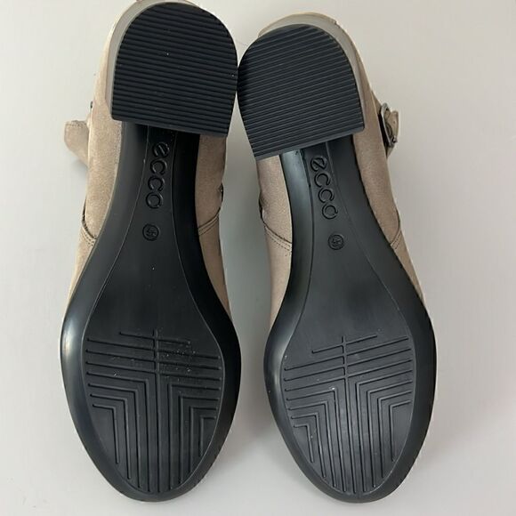 New ECCO Women's Dress Classic 35mm Buckle Ankle Boot in Taupe Nubuck Size 10 - Picture 10 of 11